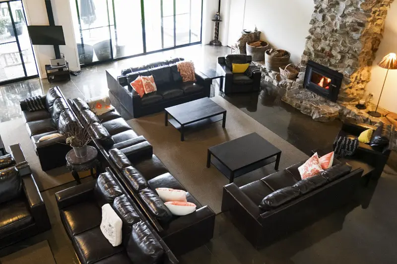 marysville-accommodation-saladin-lodge-lounge