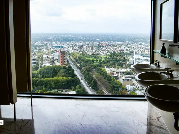 sofitel-melbourne-toilet-view