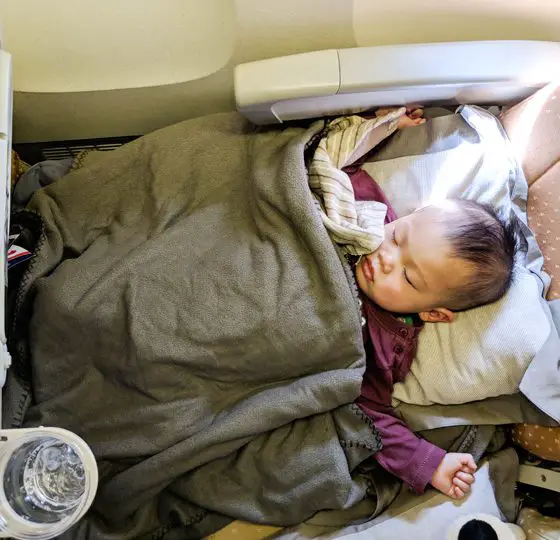 toddler-sleep-on-plane